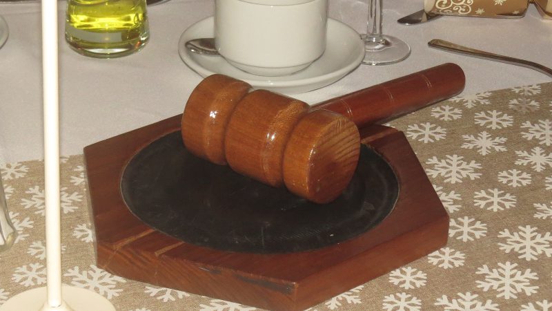 Thistle & Rose Brethren, Friends & Family enjoy the White Table.